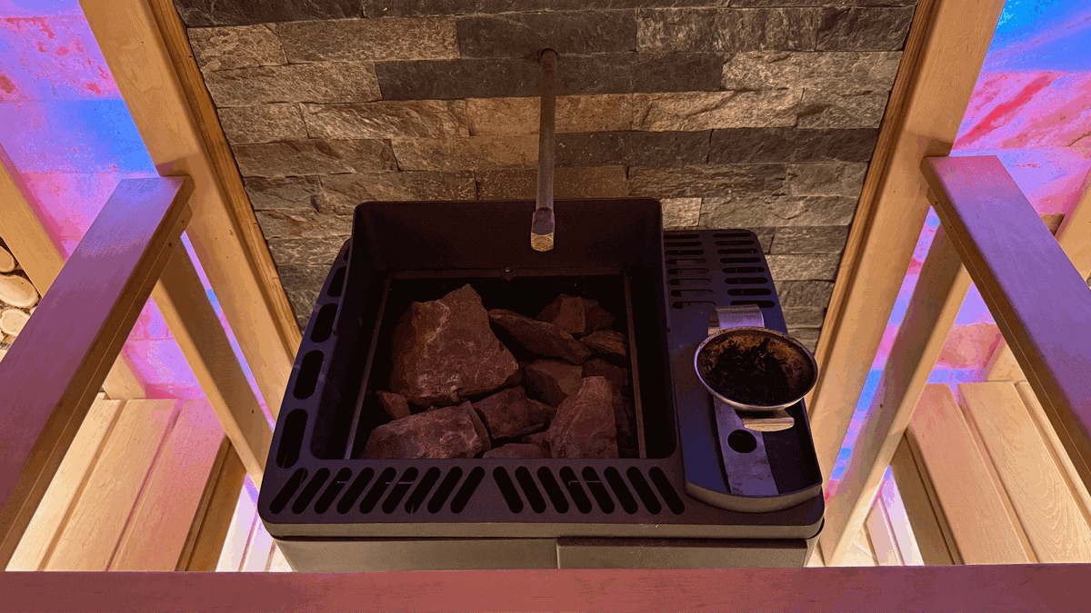 Вот такая печь, в ситечке – как раз заварены травы