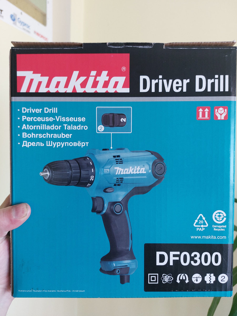 Дрель-шуруповерт Makita DF0300