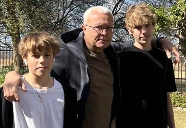    Александр Лебедев с сыновьями. Фото: КП