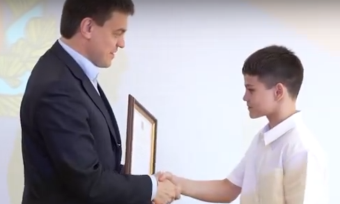     Михаил Котюков поздравил юных борцов с победами на первенстве Европы