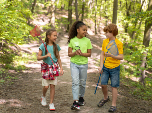    дети в лагере // фото: Изображение от freepik на Freepik