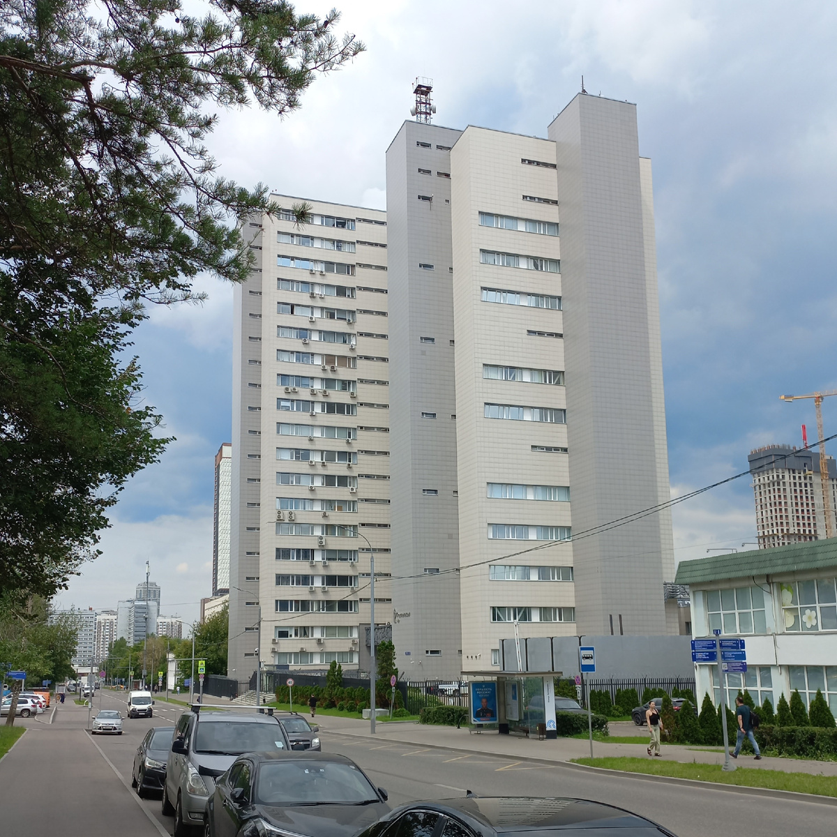 Улица Бутлерова, дом 7. Фото -июль 2025 г.