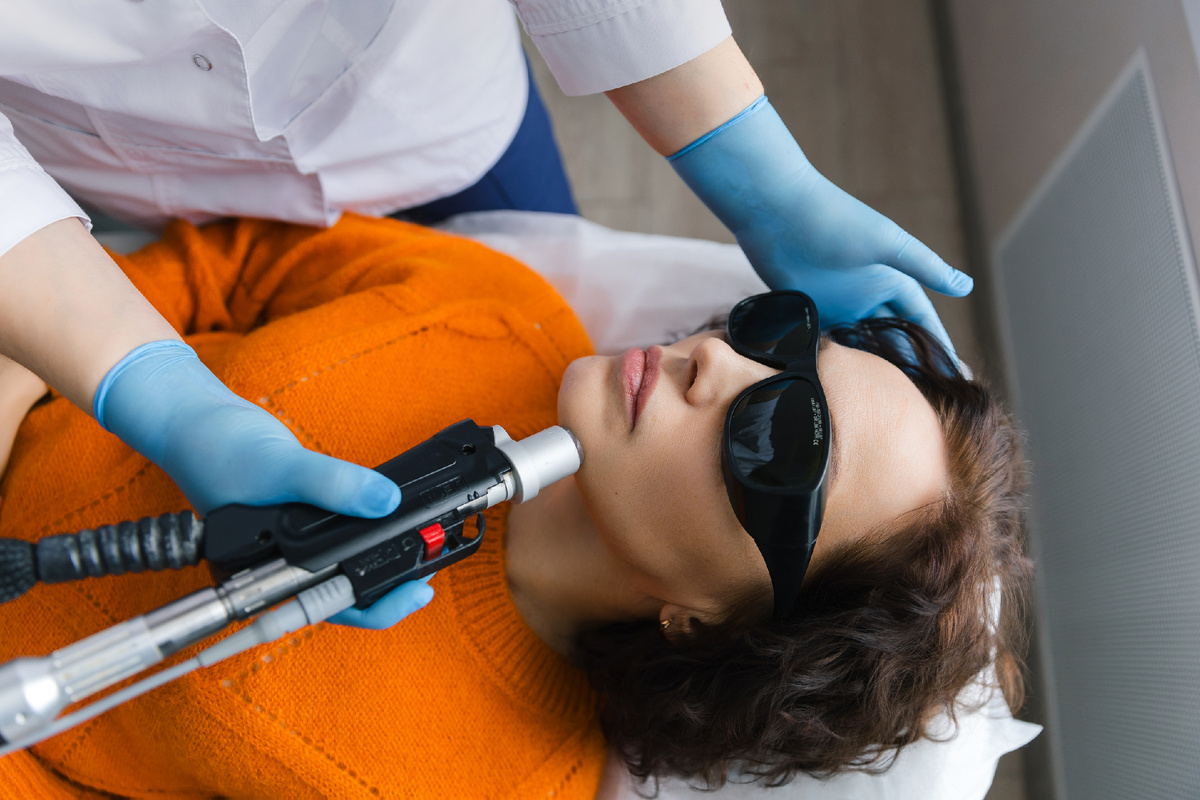 Лазерная эпиляция подбородка в Лазерной клинике в Рязани на аппарате Deka Moveo