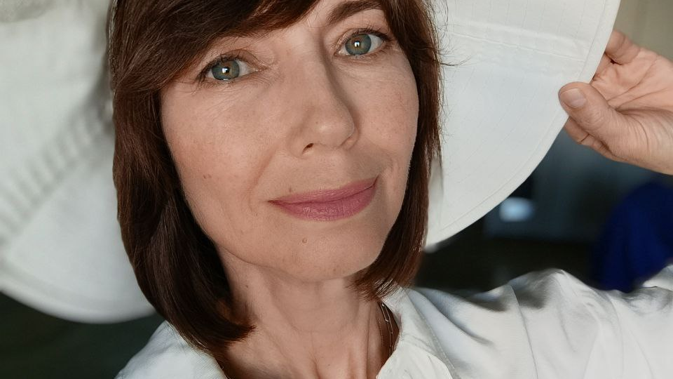 Делаем омолаживающий макияж за 15 минут: три средства, которые убирают возраст