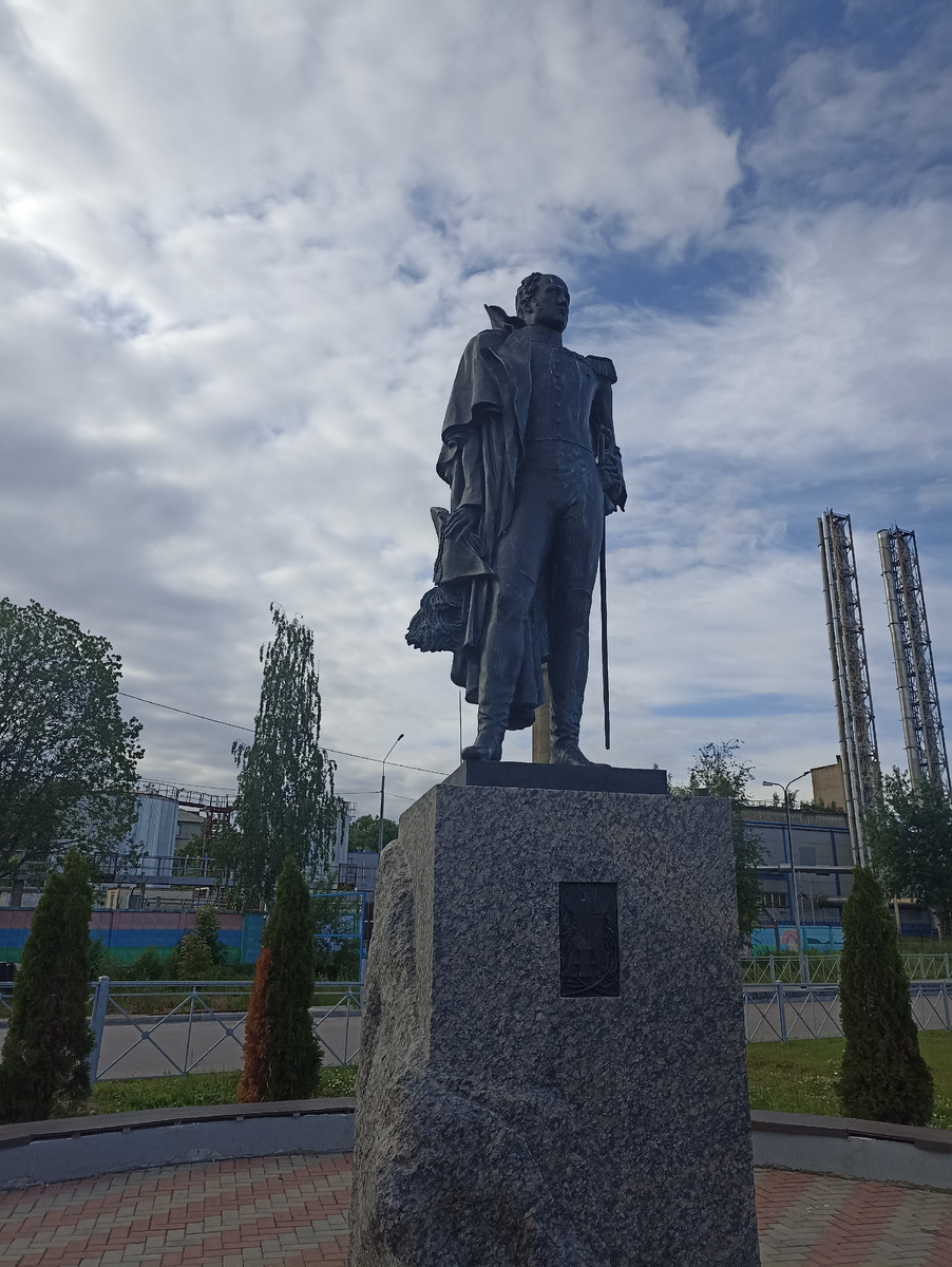 Памятник Александру Первому на набережной г. Сортавала