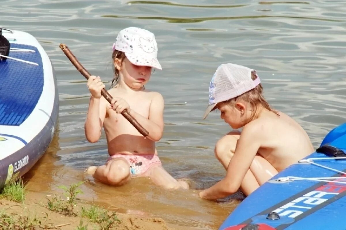    Детей ни в коем случае нельзя оставлять одних у водоёма.