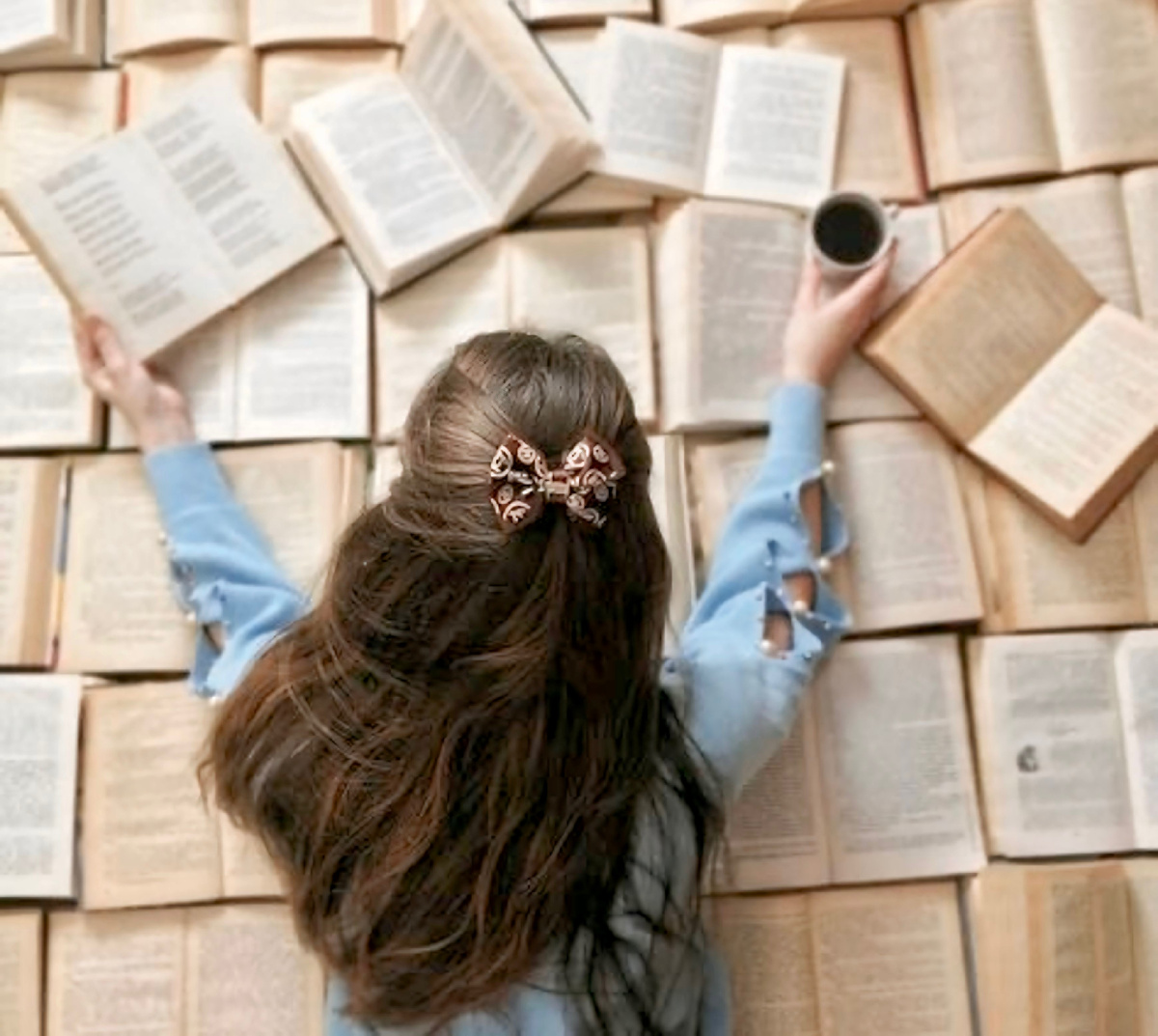 Не получится освоить магию тольтеков, читая тексты Карлоса Кастанеды. Невозможно стать шаманом после книг Владимира Серкина. Ты не вспомнишь прошлую жизнь, изучив Майкла Ньютона. Не научишься безусловному принятию Колина Типпинга. Ты узнаешь, что есть разные пути и мысленно двинешься с героями книг в неведомое… 