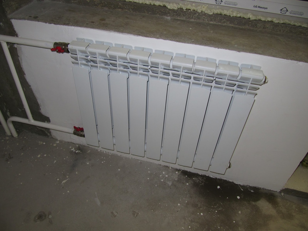 Как закрепить батарею отопления к стене из гипсокартона