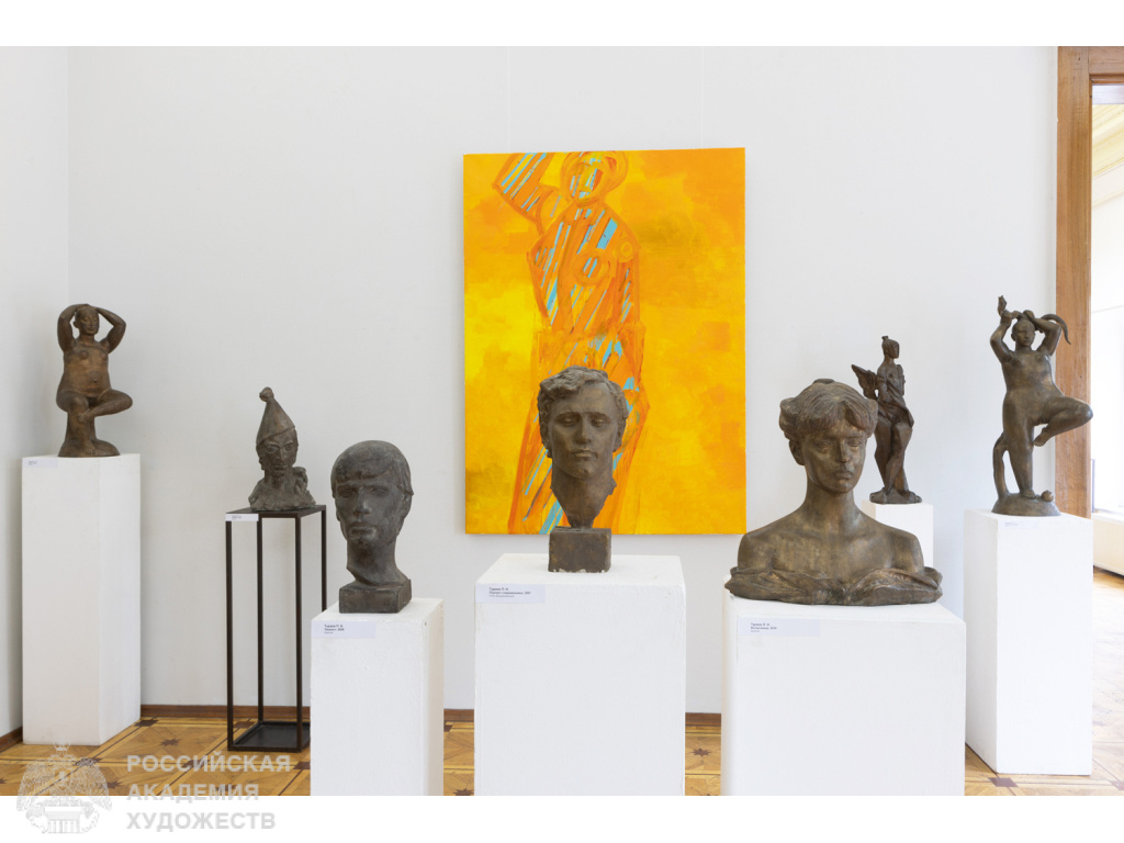 Фрагмент выставки «Открытая форма» Павла Тураева с участием Елены Патлажановой в залах Российской академии художеств (Москва, Пречистенка, 21). Фото: Виктор Берёзкин, пресс-служба РАХ. 2025