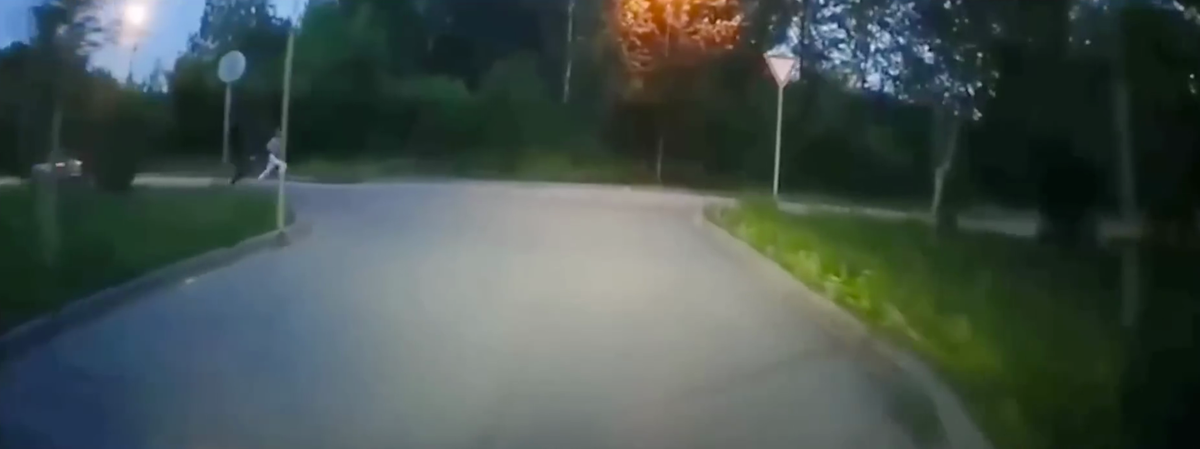 Фотография момента бегства Насти от бывшего с видеорегистратора 