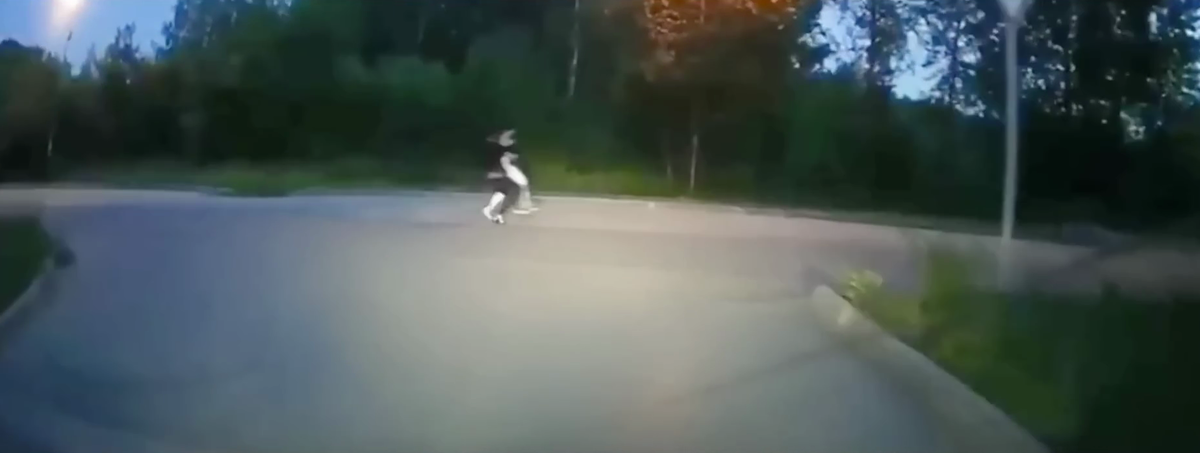 Фотография момента когда "бывший" догнал Настю