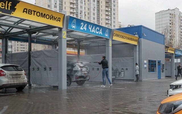 В зависимости от станции правила пользования мойкой самообслуживания могут различаться (Фото: Bulkin Sergey / news.ru / Global Look Press)