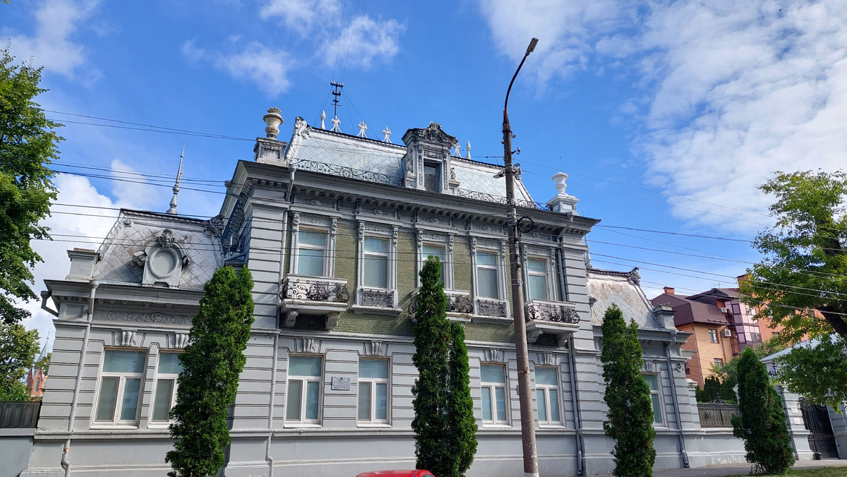дом купца Сачкова на улице Л. Толстого, 73, г. Ульяновск.  Фото автора.