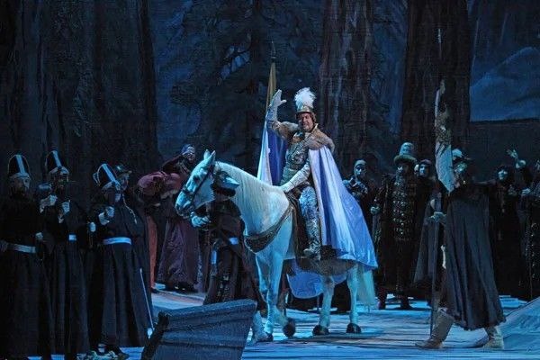 Сцена из оперы "Борис Годунов", фотография из открытых источников Яндекса