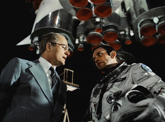 Кадр из фильма «Дознание пилота Пиркса» (1979)