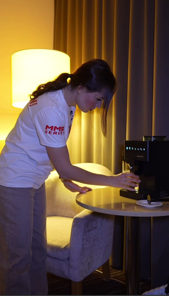 Кофемашину и многие другие товары GARLYN вы найдете по ссылке: https://garlyn.ru/pc/Hqq8