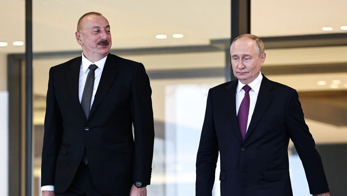 Президент РФ Владимир Путин и президент Азербайджана Ильхам Алиев (справа налево) напряженные отношения лично пока не обсуждали. Автор: Михаил Терещенко. Источник: POOL/ТАСС