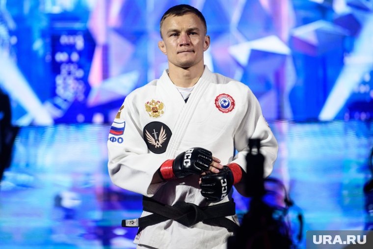    Денис Лаврентьев завершил карьеру в ММА