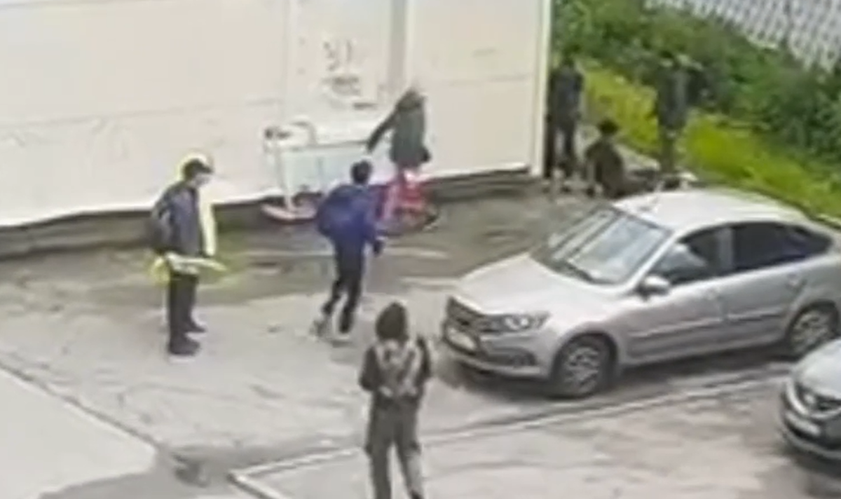 скрин из видео