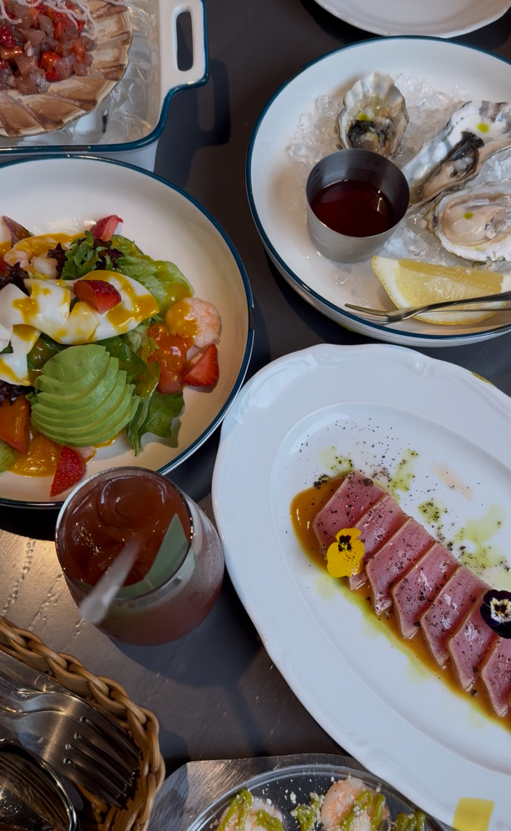 Шикарный стол 