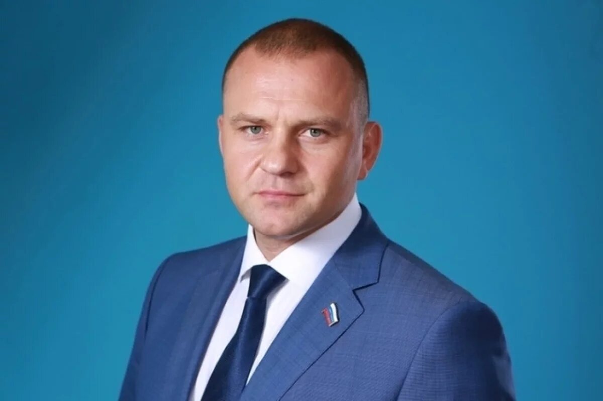    Депутаты горсовета Оренбурга приняли отставку мэра Сергея Салмина