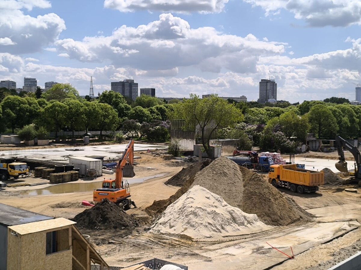 Вид с Крымского моста.