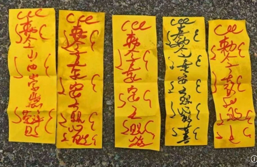 Вот что нашли соперники у себя в шкафчиках