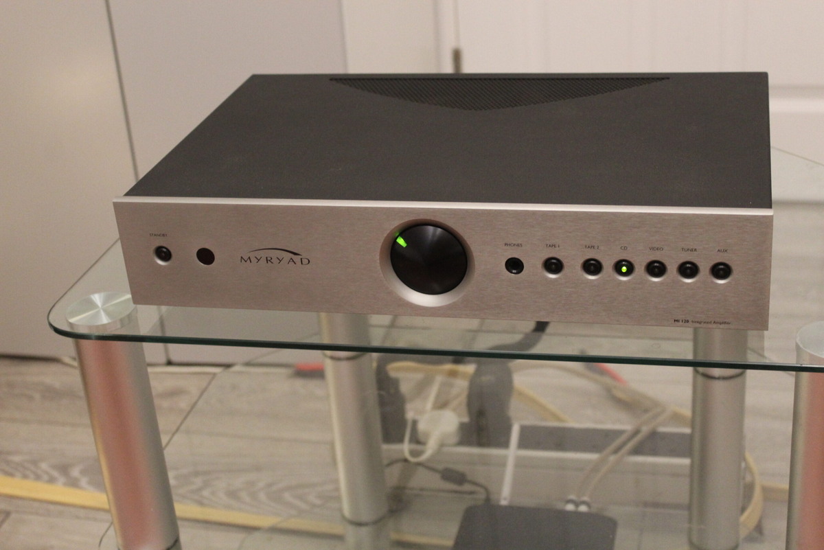 Наконец-то )) выдалась свободная минутка и мы с Вами сможем поближе познакомится с одним из самых недооцененных и малоизвестных в России Британских производителей качественного аудио  = MYRYAD SYSTEMS LTD.
Для начала — несколько слов об самой компании…