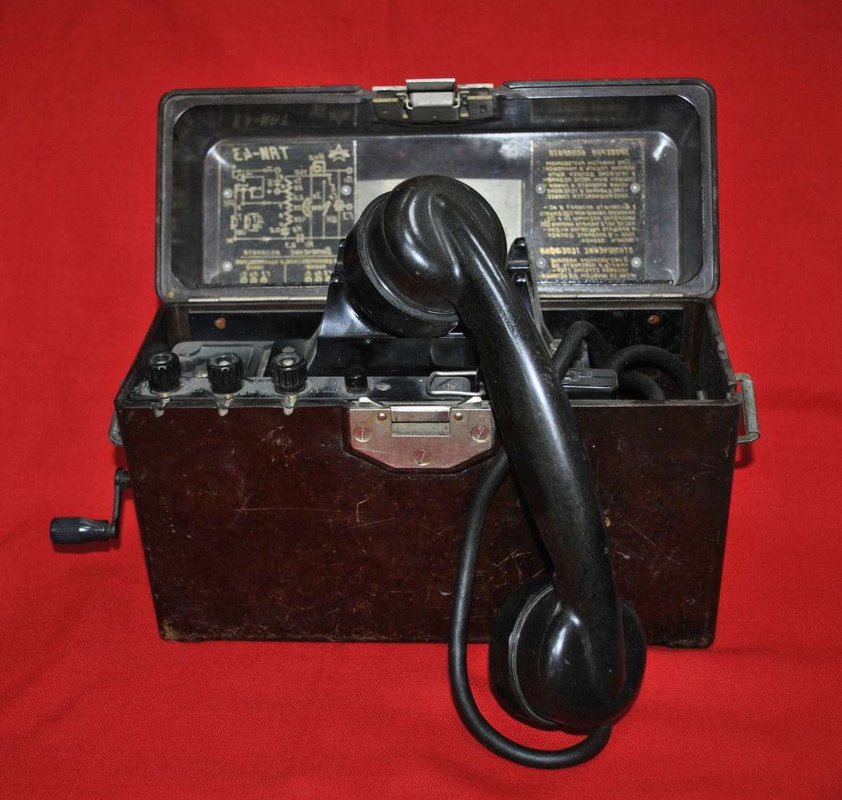 Полевой телефон ТАИ-43