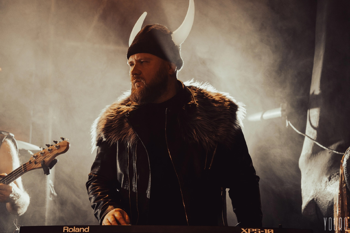 На первом фото: Огненный Топор. На втором: SUNSIEL 