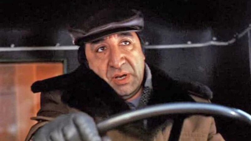     Фрунзик Мкртчян. Кадр из фильма.