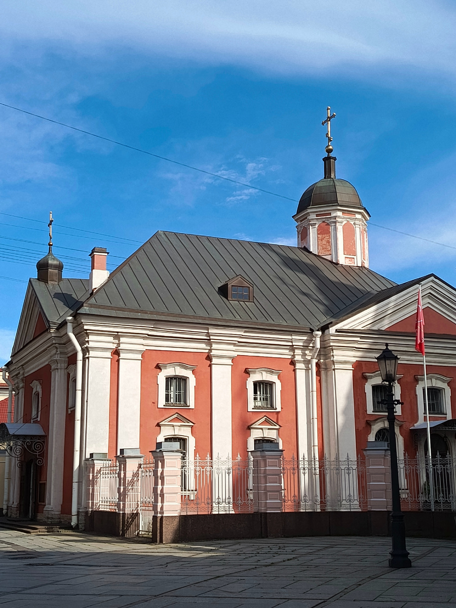 Церковь Трех Святителей. Архитектор Джузеппе Трезини.