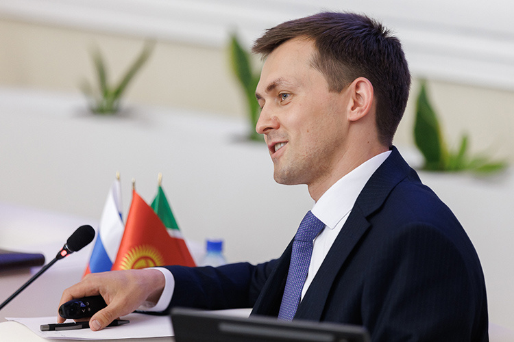    Айнур Саманов: «В первую очередь Киргизия — горная республика. Это дает большие перспективы для горнодобывающей промышленности»