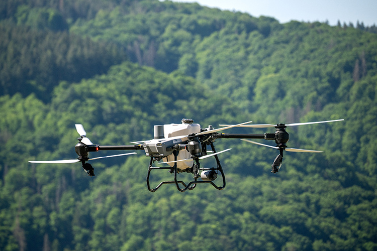    «Правительство ФРГ подписало договор о финансировании производства свыше 500 беспилотников с дальностью действия до 1,2 тысячи километров для нужд Украины».   
Фото: © Philipp von Ditfurth/dpa / www.globallookpress.com