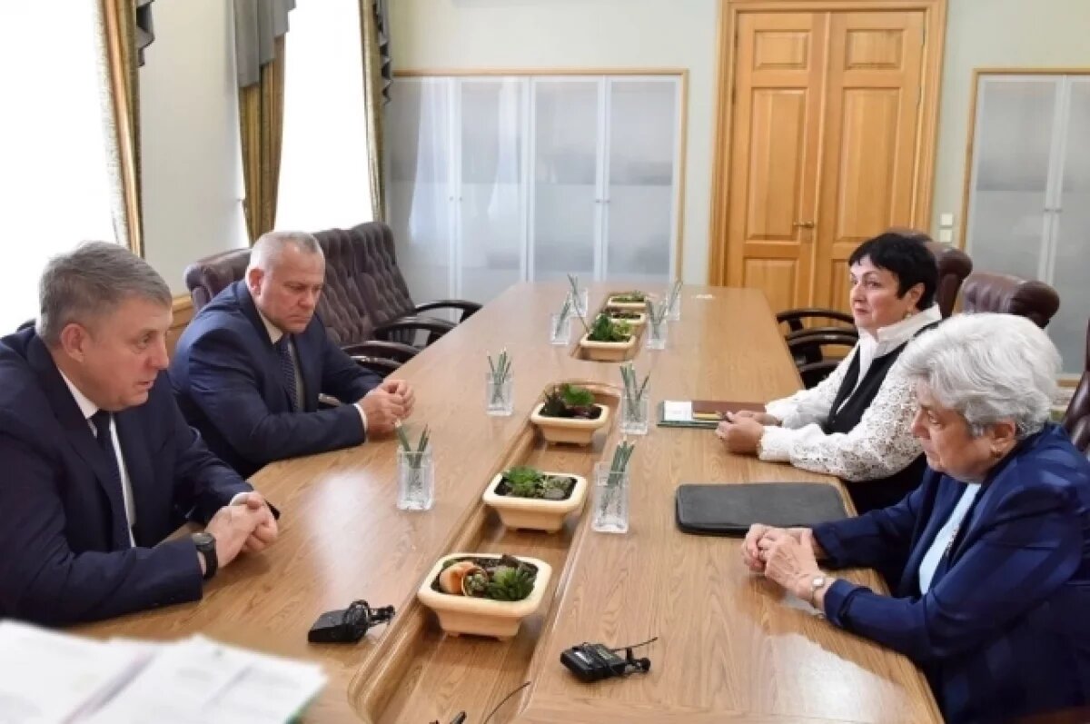    Брянский губернатор встретился с председателем профсоюза работников АПК