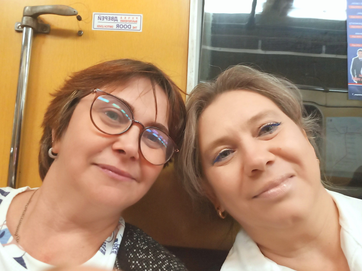 Фото автора Фото врёт, в жизни мы молодые, стройные и красотки, что глаз слепит😎