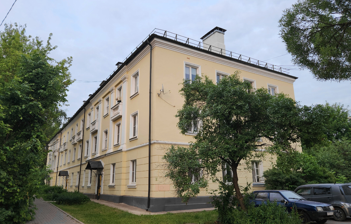 Трёхэтажная 1-203-123 в Дедовске, Московская область. Повышение этажности - местная доработка. Фото автора