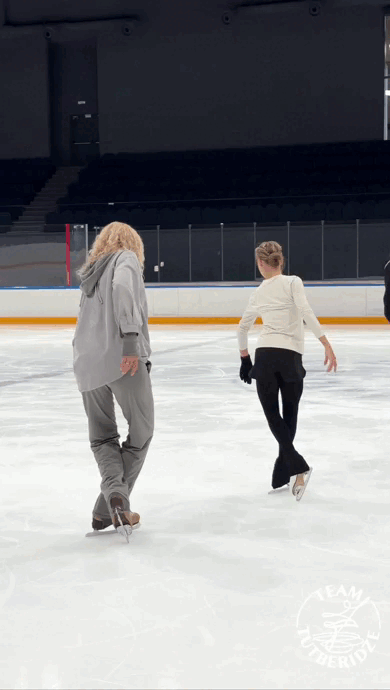 Источник GIF официальная группа команды Team Tutberidze