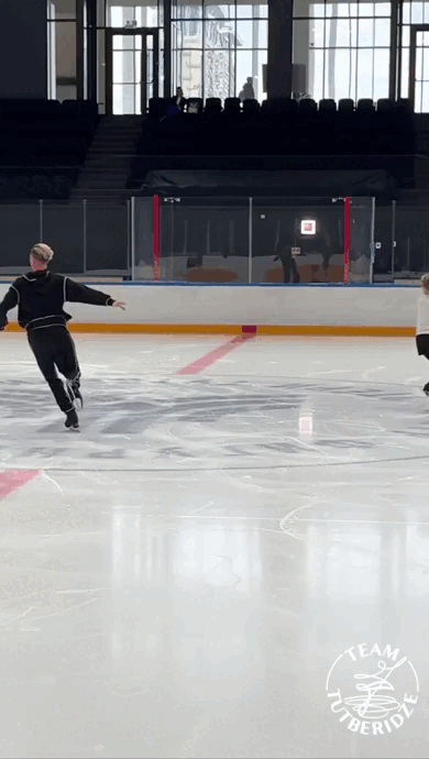 Источник GIF официальная группа команды Team Tutberidze