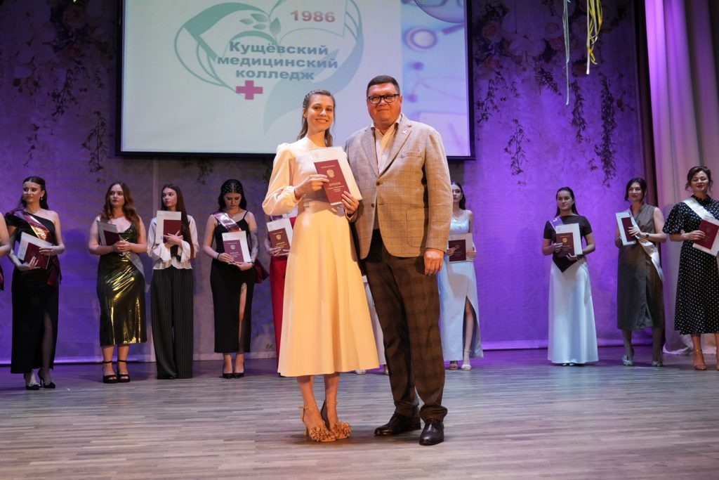    Глава Тимашевского района Андрей Палий. Знамя Труда