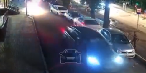     На улице Калинина в Красноярске водитель «Ауди» устроил массовую аварию