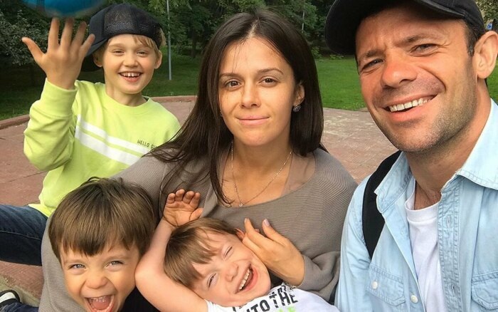 Фото: Артем Осипов и его семья, (фото: kulturologia.ru)