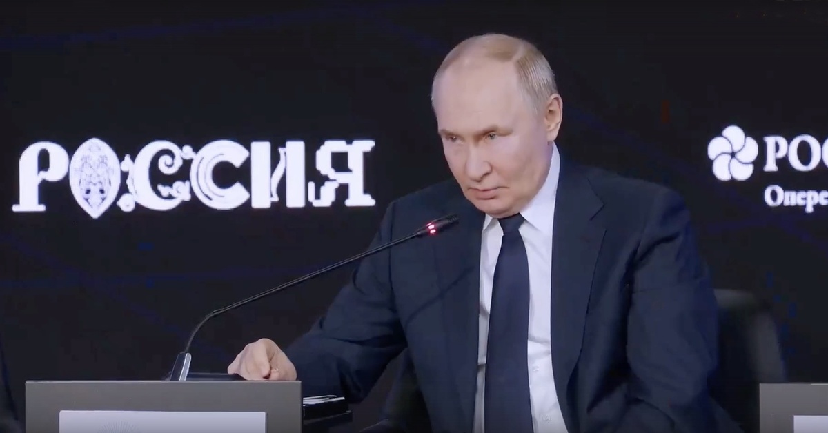 Скриншот эфира пленарного заседания форума «Сильные идеи для нового времени»