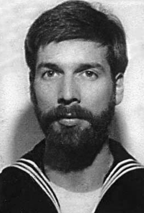 Михаил Евгеньевич Орлов (при рождении Гленн Майкл Соутер) — американский военный моряк, по идейным соображениям сотрудничавший с советскими спецслужбами. С 1977 по 1982 год Гленн Соутер проходил службу в разведывательном подразделении 6-го флота США, базировавшемся в Средиземном море Италии, являлся доверенным лицом по связям с общественностью, а также личным фотографом командующего флотом адмирала Кроу. Служил на авианосце «Нимиц», затем на штабных кораблях «Олбани» и «Пьюджет Саунд». По словам самого Соутера, его первые сильные разочарования, связанные с политикой США, появились в период службы на авианосце «Нимиц». В то время как власти отрицали наличие ядерного оружия на корабле, он, по словам Соутера, «был напичкан им». Его возмущение вызывал и шпионаж в отношении Египта и Израиля, которые были союзниками США.