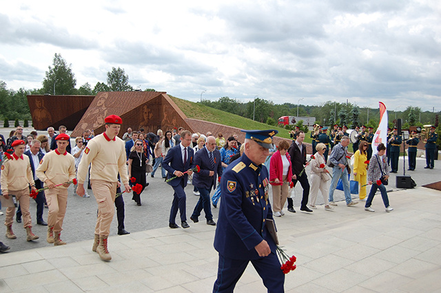 Как карты, кадастр, топонимы хранят память о войне, говорили у мемориала в Ржеве