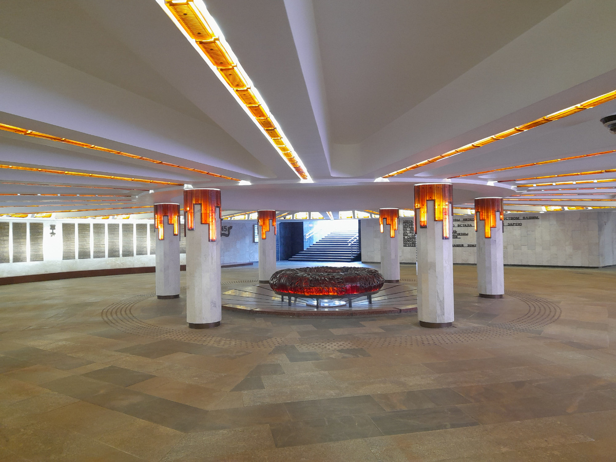 Станция метро "Площадь Победы" в Минске