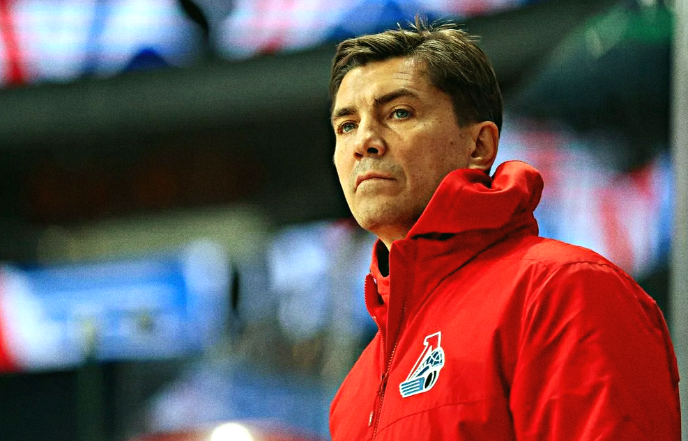 Только вот Игорь Валерьевич не собирался частично передавать управление над «Локо», забрав с собой весь тренерский штаб