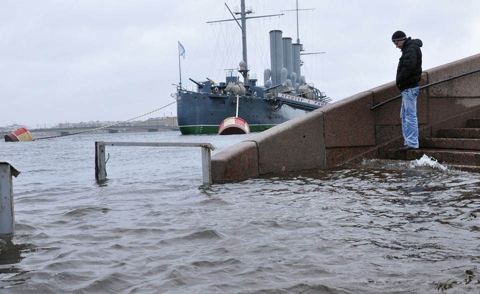    В Санкт-Петербурге уровень воды у дамбы превысил 180 сантиметров GLOBAL LOOK PRESS