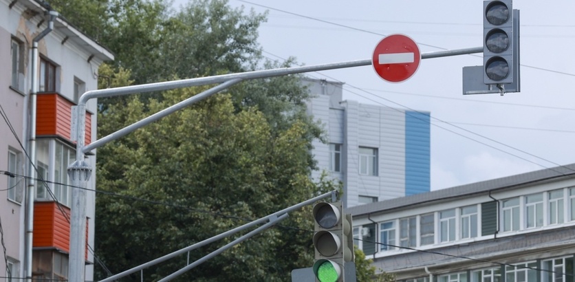    В ряде мест вместе с модернизаций светофорных объектов меняют организацию движения