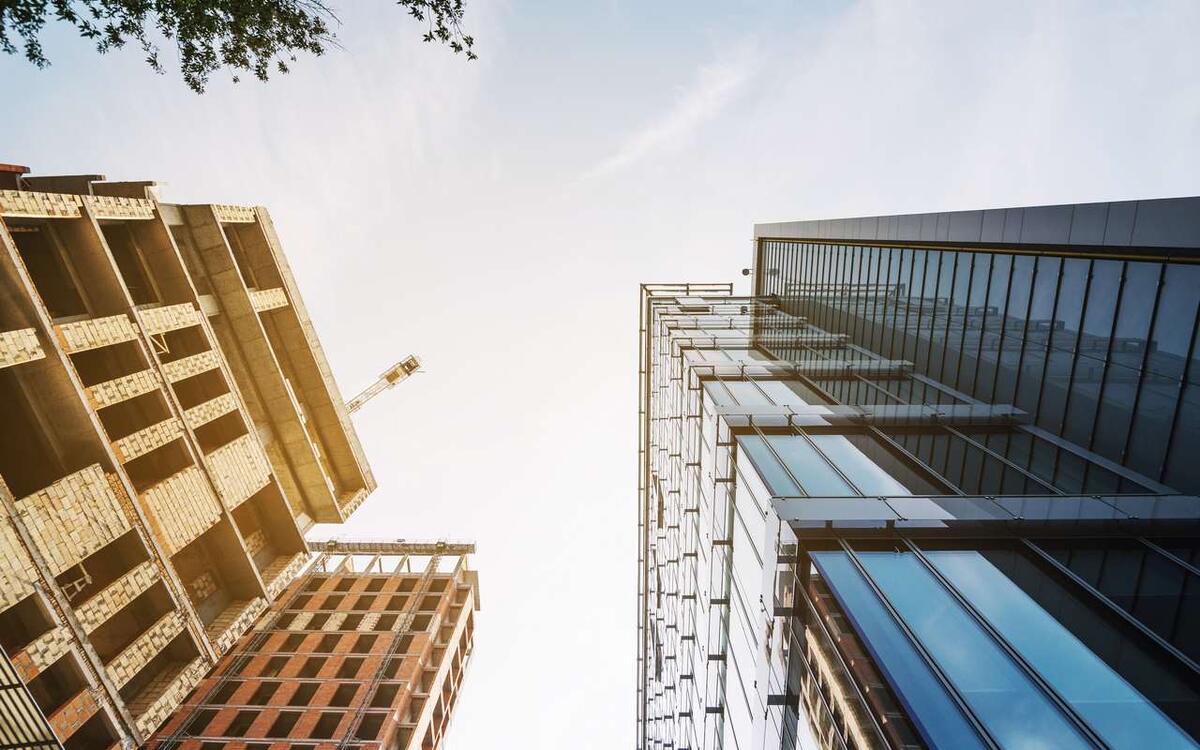    Инвестиции в коммерческую недвижимость и площадки под застройку снизились на 38% Фото – ru.freepik.com